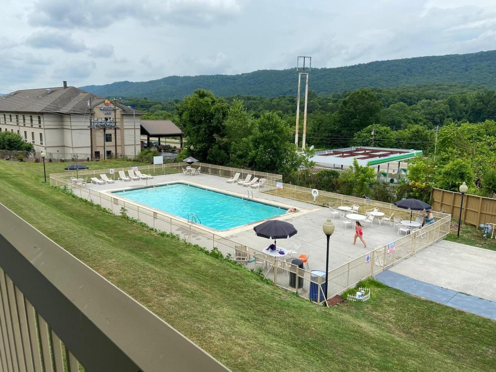 Quality Inn Harriman Bagian luar foto